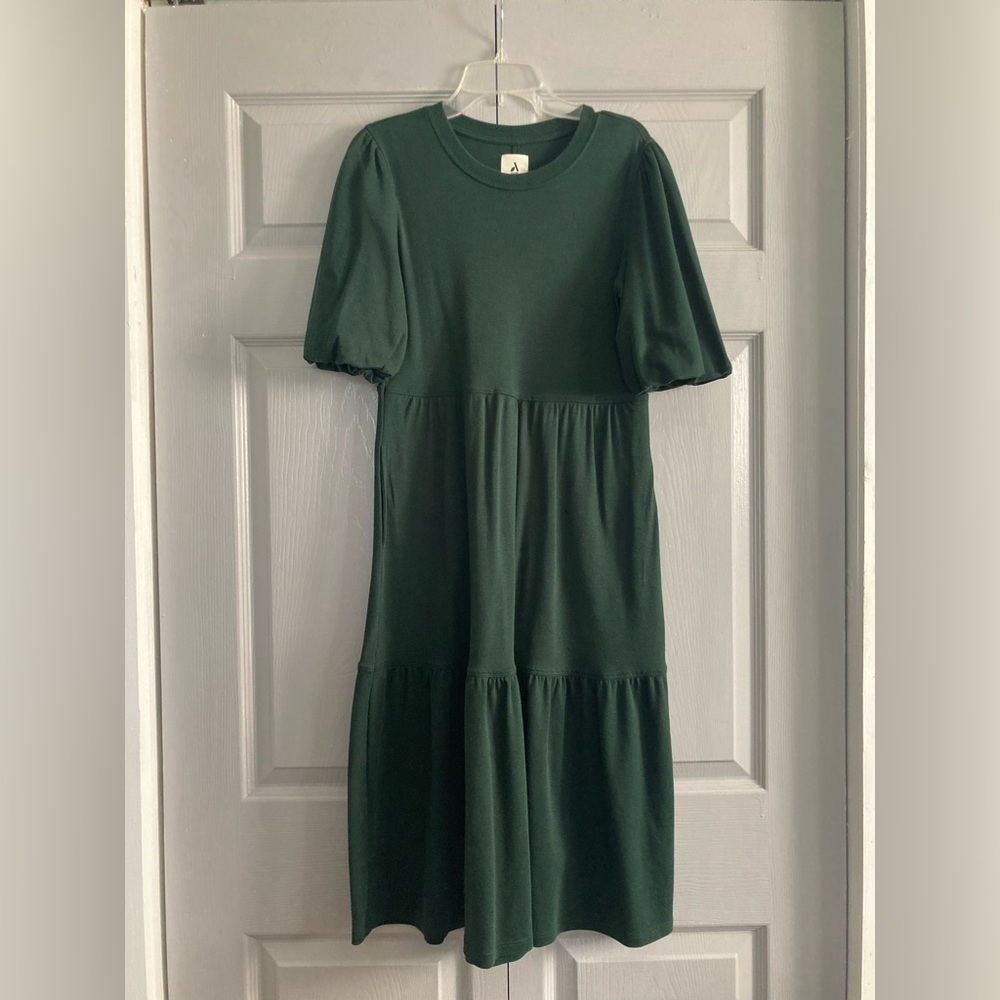 Amazon Essentials Dark Green Midi Tiered Puff Sleeve Dress